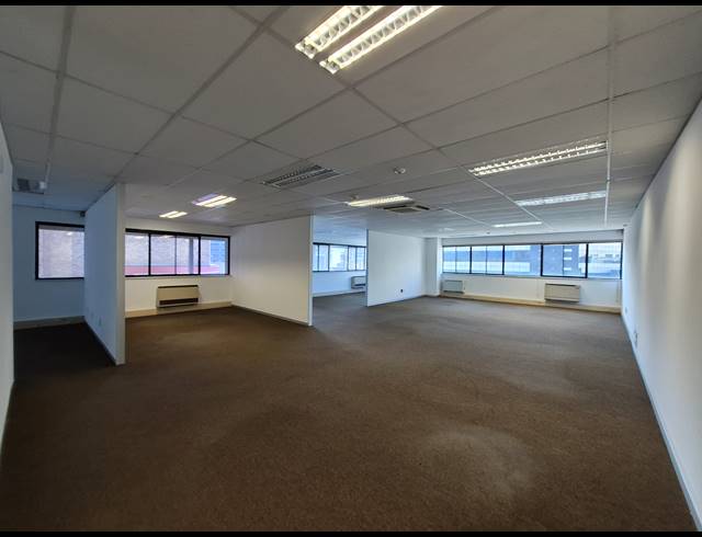 692M² OFFICE TO LET IN SANDTON CENTRAL